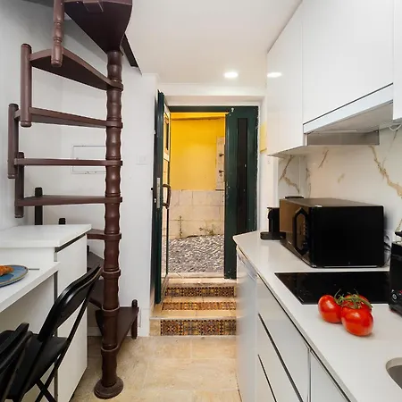 Whome Quiet Retreat Just Minutes From The Buzz Лиссабон